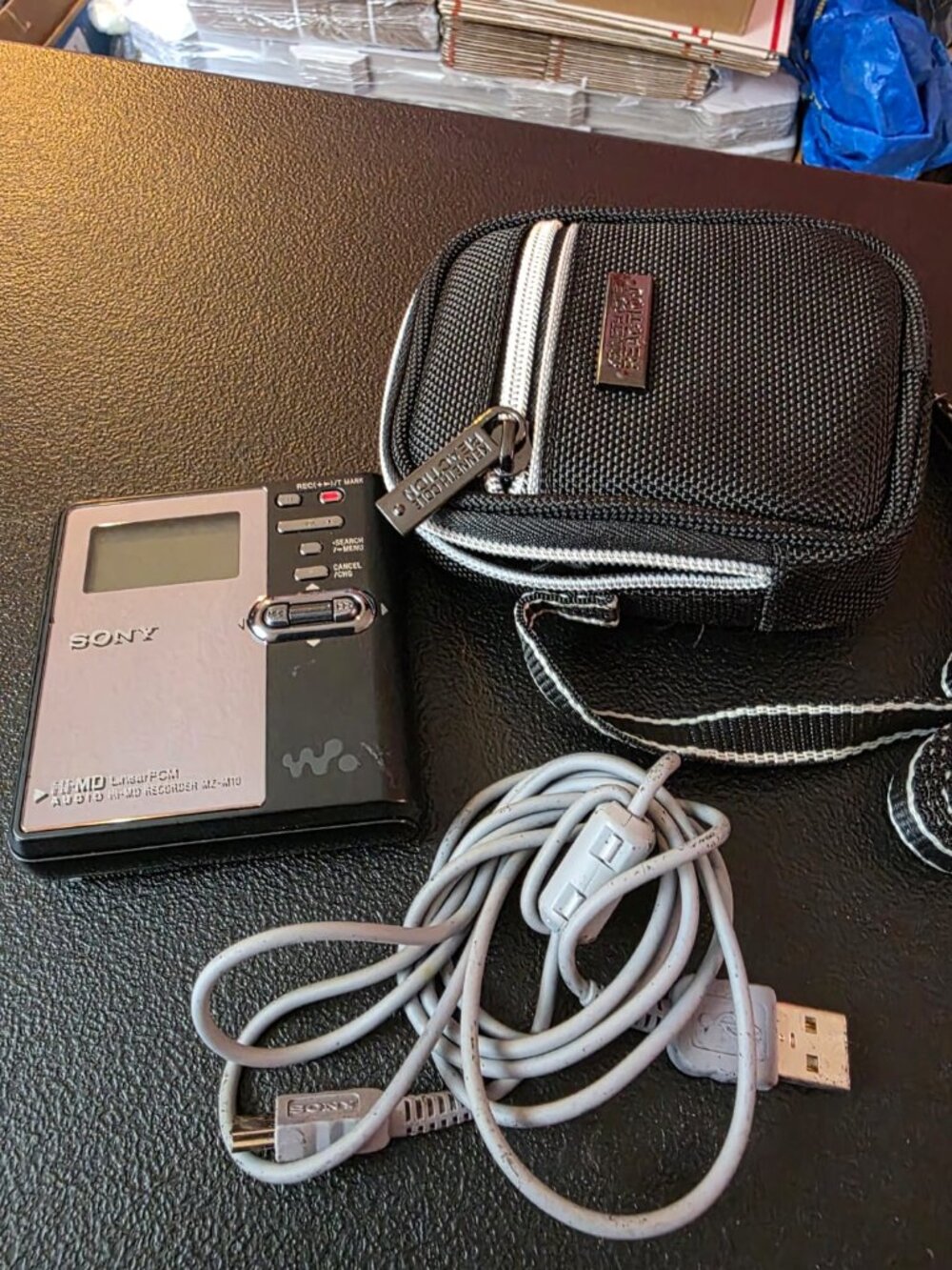 SONY portable minidisc player and recorder MZ-M10